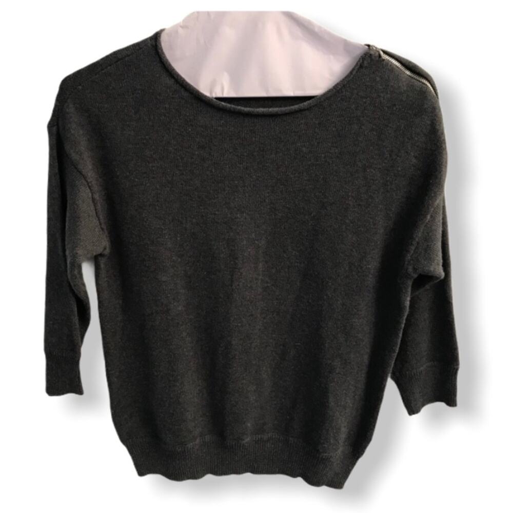 Gap gray Sweater medium